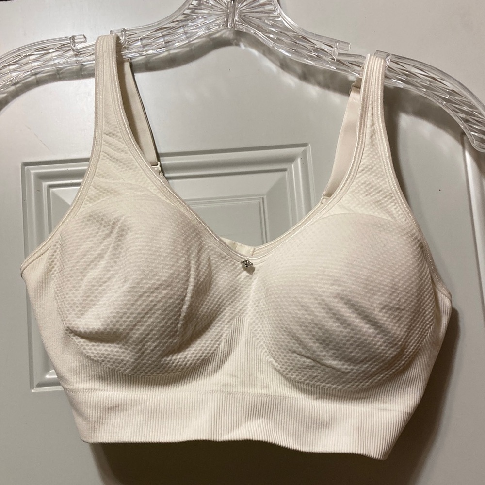 Breezies‎ Bra 34C